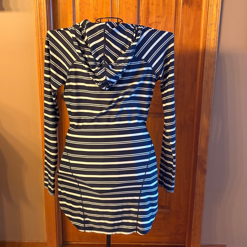 Athleta Navy and White Striped Dress - Picture 4 of 4